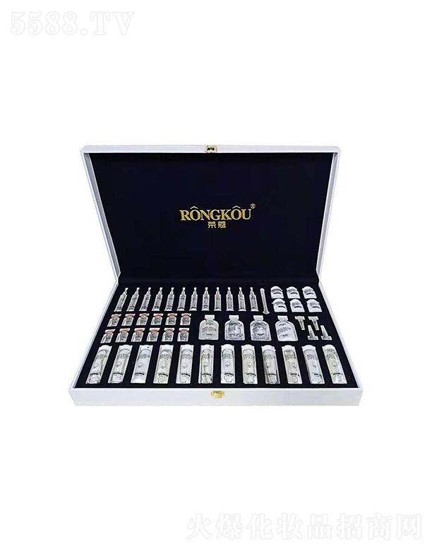 �V�ݘs������   �sޢ�ܹ��չ�����w��  ���������wɫ  �����a(b��)ˮ����   �o�µ��y