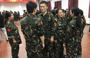 ���ڰl(f��)�F(xi��n)��߅������������߆݌��e�˵�ٝ��