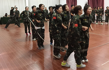 �����X�����Ʊ��O�����@һ·�҂��A��Ư����