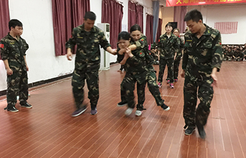 �����X�����Ʊ��O�����@һ·�҂��A��Ư����