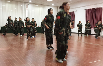 �����X�����Ʊ��O�����@һ·�҂��A��Ư����