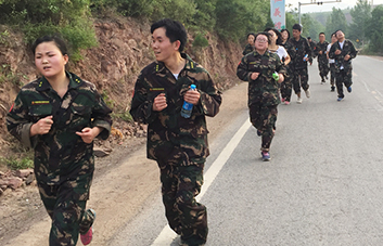 15����ͽ��ĥ�Z���𱬾W(w��ng)�T�;�Ӣ�F����O����