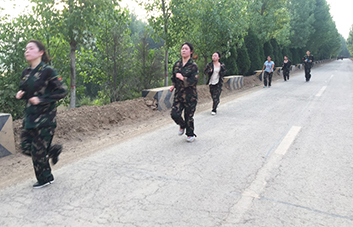 ���˵������ٴ�Ҳ��С���F꠵�������СҲ�Ǵ���